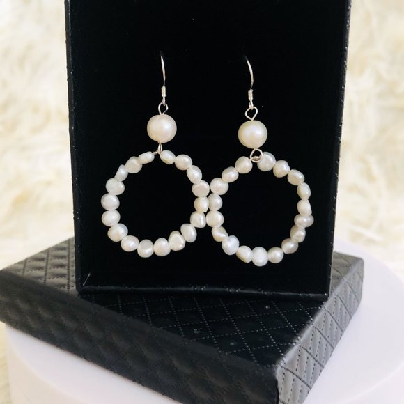 ⚠️SOLD OUT⚠️Natural Pearl Dangle Earrings - Picture 4 of 12